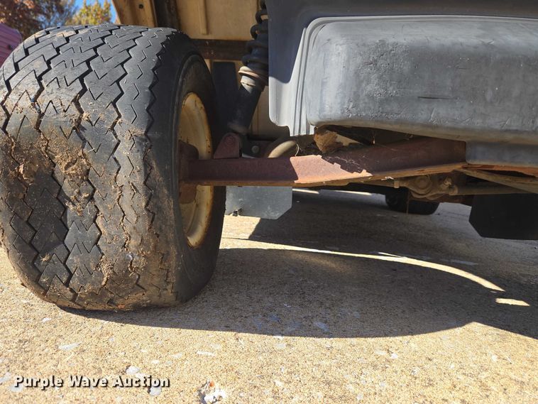 image for item ET5314 Yamaha golf cart