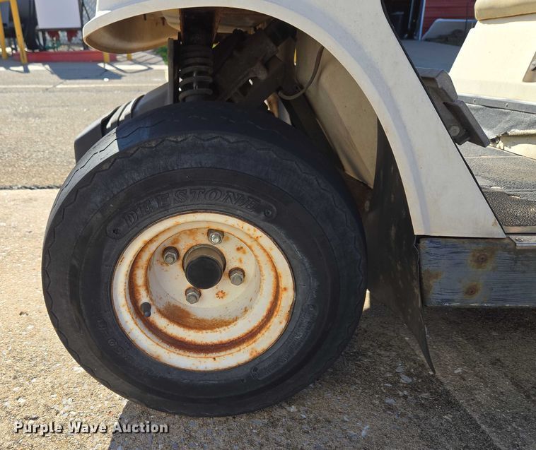 image for item ET5314 Yamaha golf cart