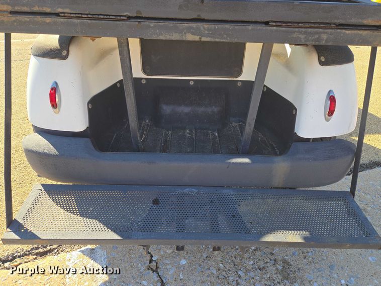 image for item ET5316 1999 Yamaha G16A golf cart