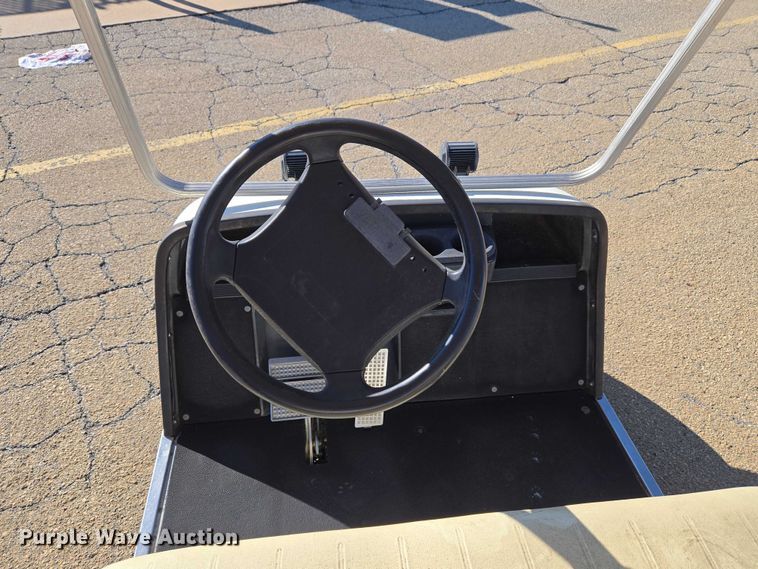 image for item ET5316 1999 Yamaha G16A golf cart