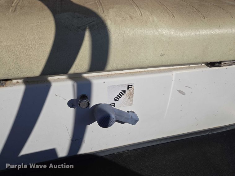 image for item ET5316 1999 Yamaha G16A golf cart