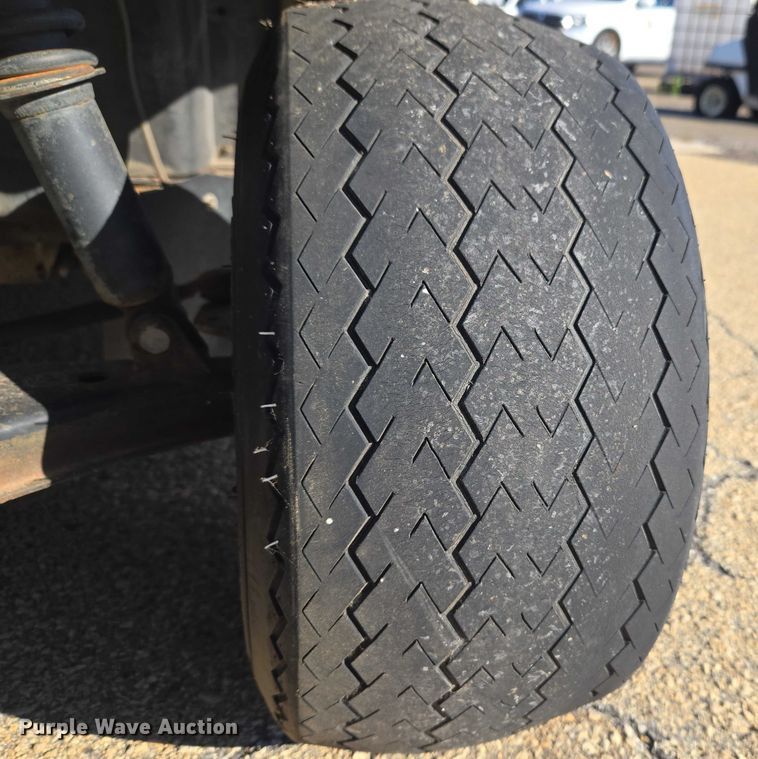 image for item ET5316 1999 Yamaha G16A golf cart