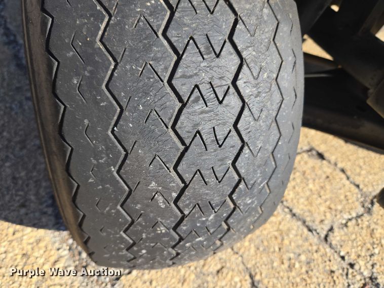 image for item ET5316 1999 Yamaha G16A golf cart