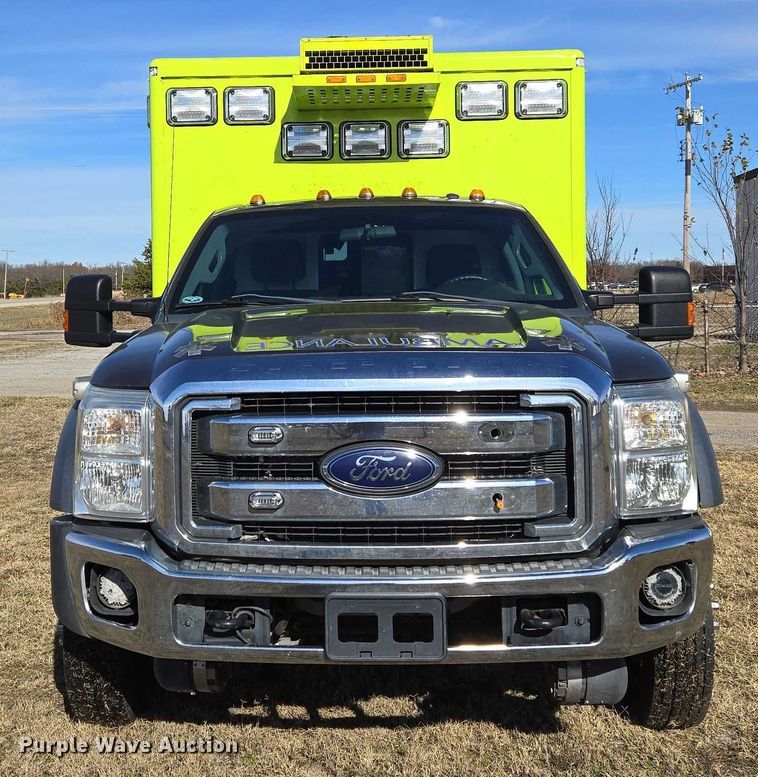 image for item ET5326 2015 Ford F550 Super Duty XLT ambulance