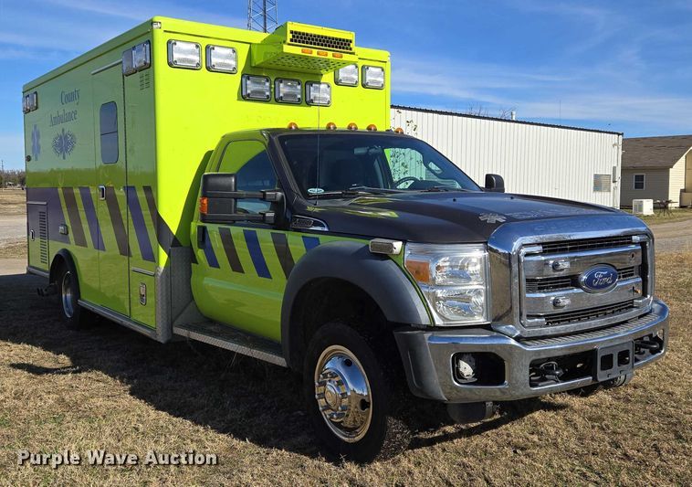 image for item ET5326 2015 Ford F550 Super Duty XLT ambulance