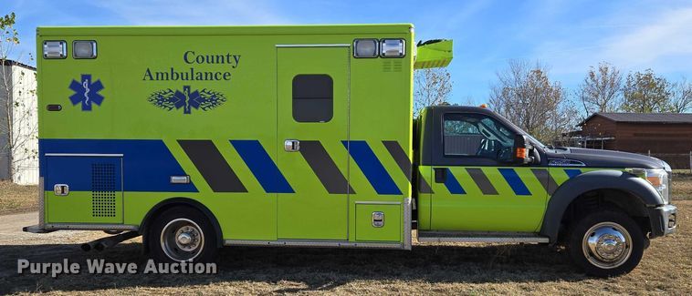 image for item ET5326 2015 Ford F550 Super Duty XLT ambulance