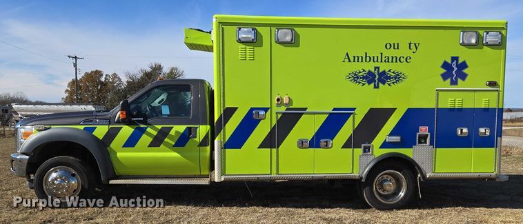 image for item ET5326 2015 Ford F550 Super Duty XLT ambulance