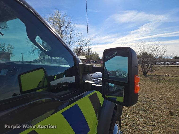 image for item ET5326 2015 Ford F550 Super Duty XLT ambulance