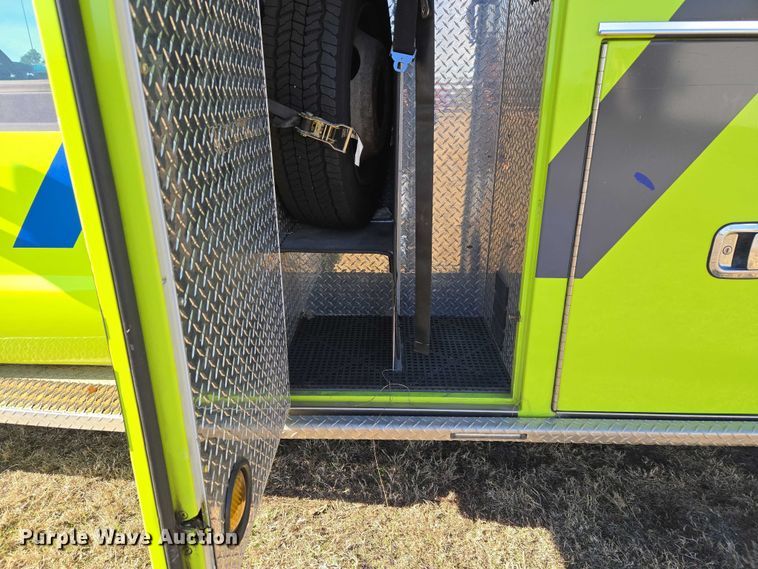 image for item ET5326 2015 Ford F550 Super Duty XLT ambulance