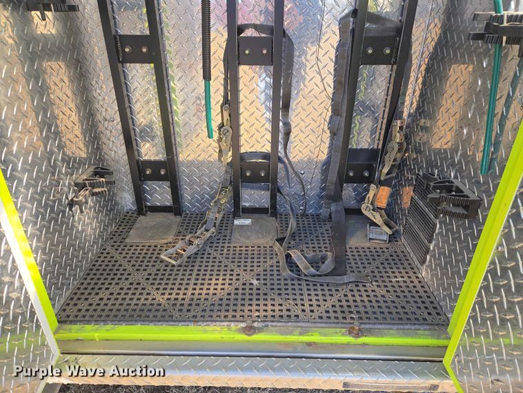 image for item ET5326 2015 Ford F550 Super Duty XLT ambulance