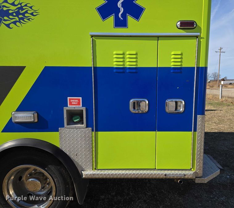 image for item ET5326 2015 Ford F550 Super Duty XLT ambulance