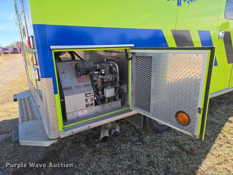 image for item ET5326 2015 Ford F550 Super Duty XLT ambulance