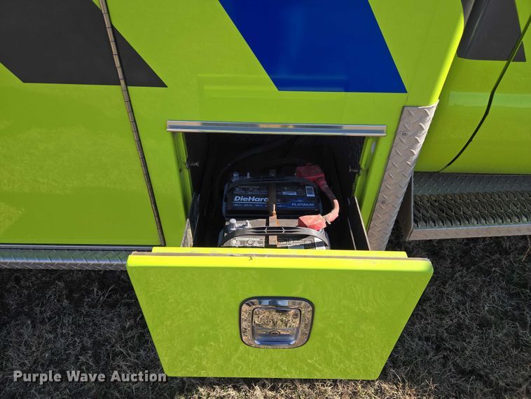 image for item ET5326 2015 Ford F550 Super Duty XLT ambulance