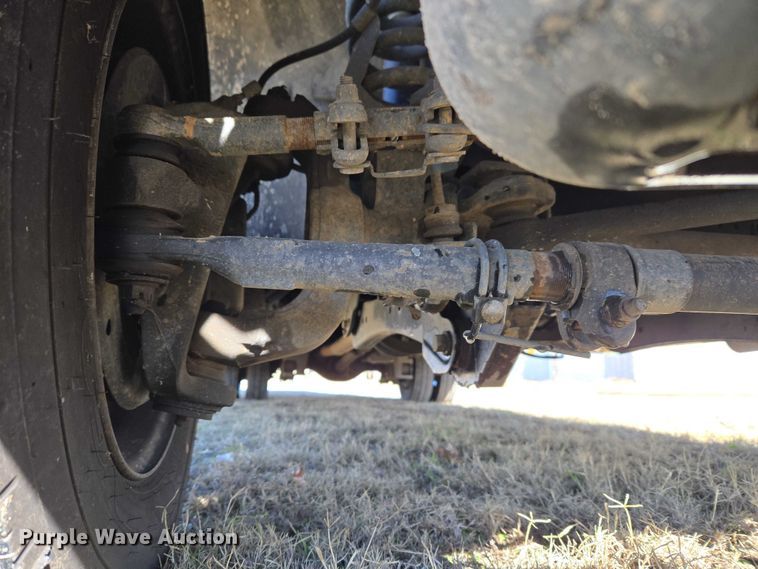 image for item ET5326 2015 Ford F550 Super Duty XLT ambulance