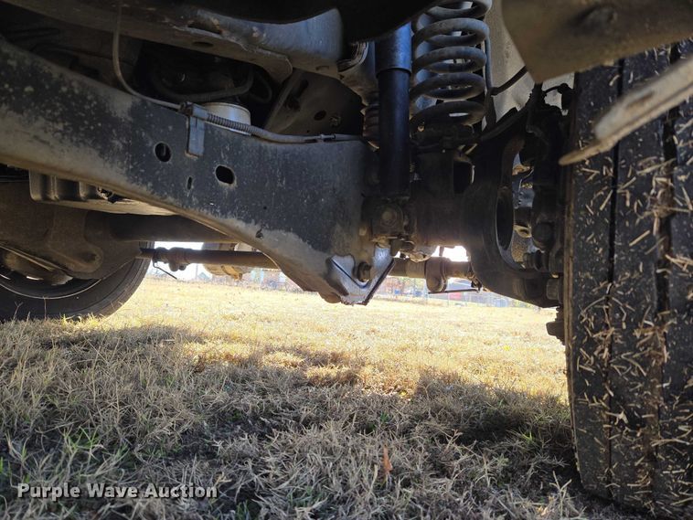 image for item ET5326 2015 Ford F550 Super Duty XLT ambulance