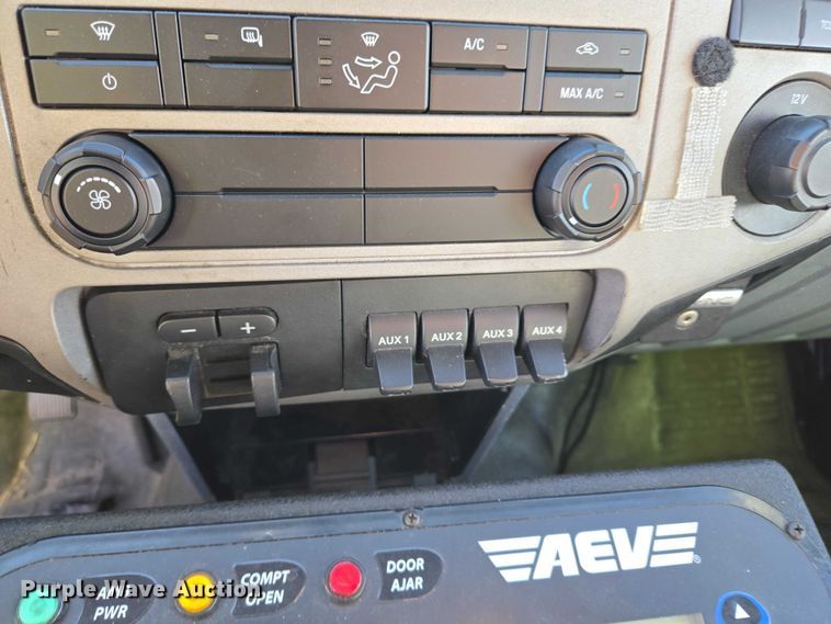 image for item ET5326 2015 Ford F550 Super Duty XLT ambulance