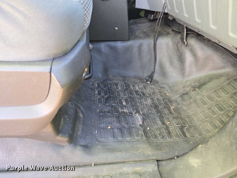 image for item ET5326 2015 Ford F550 Super Duty XLT ambulance