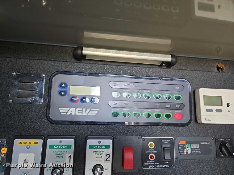 image for item ET5326 2015 Ford F550 Super Duty XLT ambulance