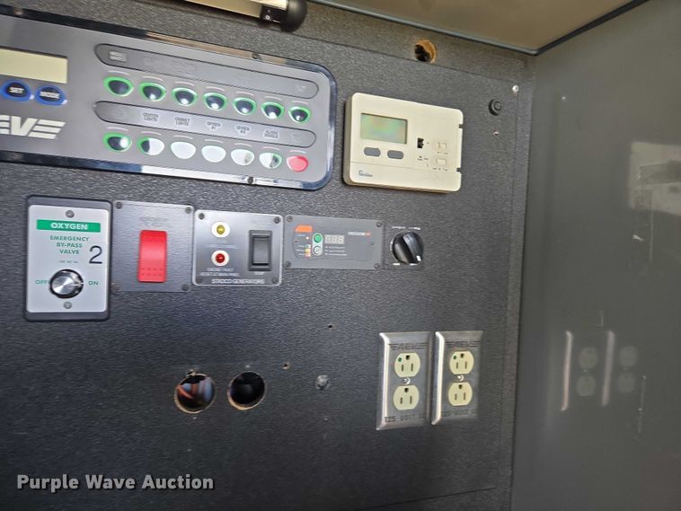 image for item ET5326 2015 Ford F550 Super Duty XLT ambulance