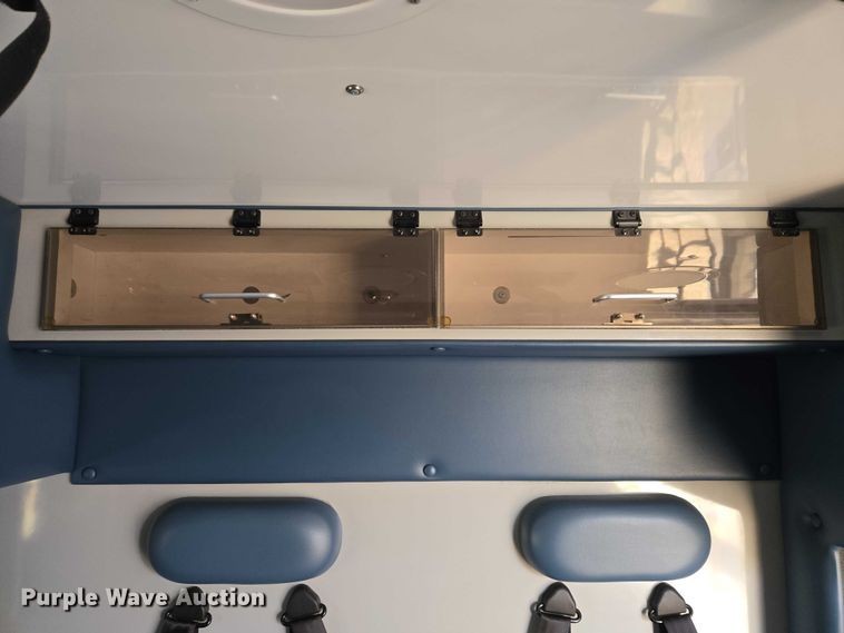 image for item ET5326 2015 Ford F550 Super Duty XLT ambulance