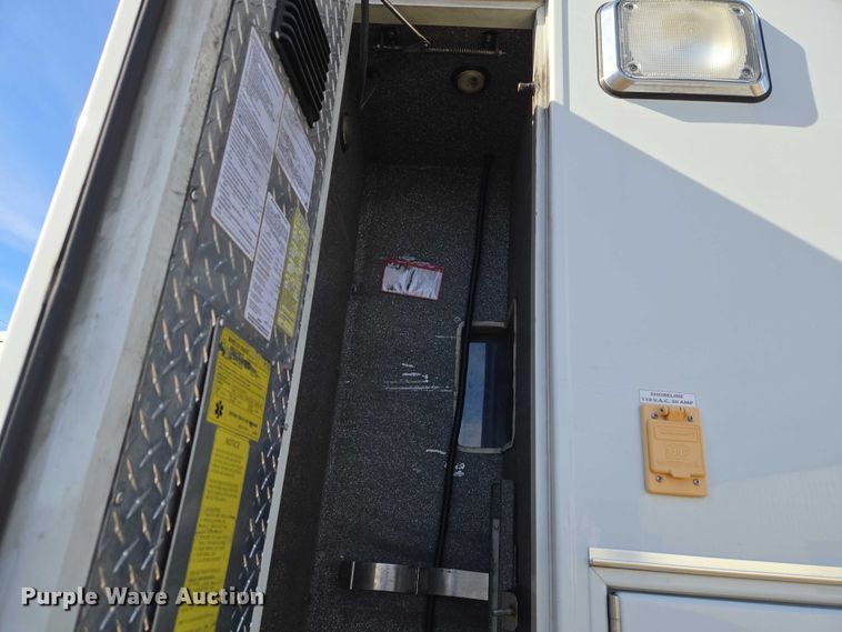 image for item ET5327 2014 RAM 4500HD ambulance