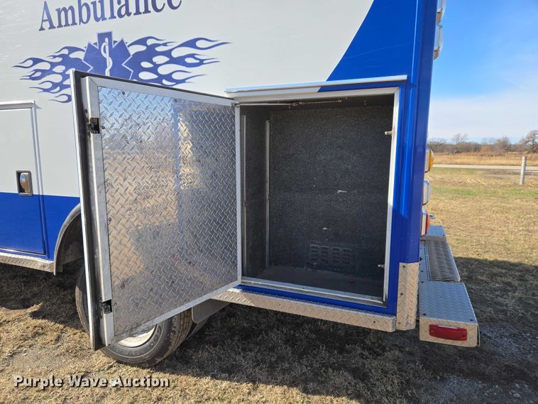 image for item ET5327 2014 RAM 4500HD ambulance