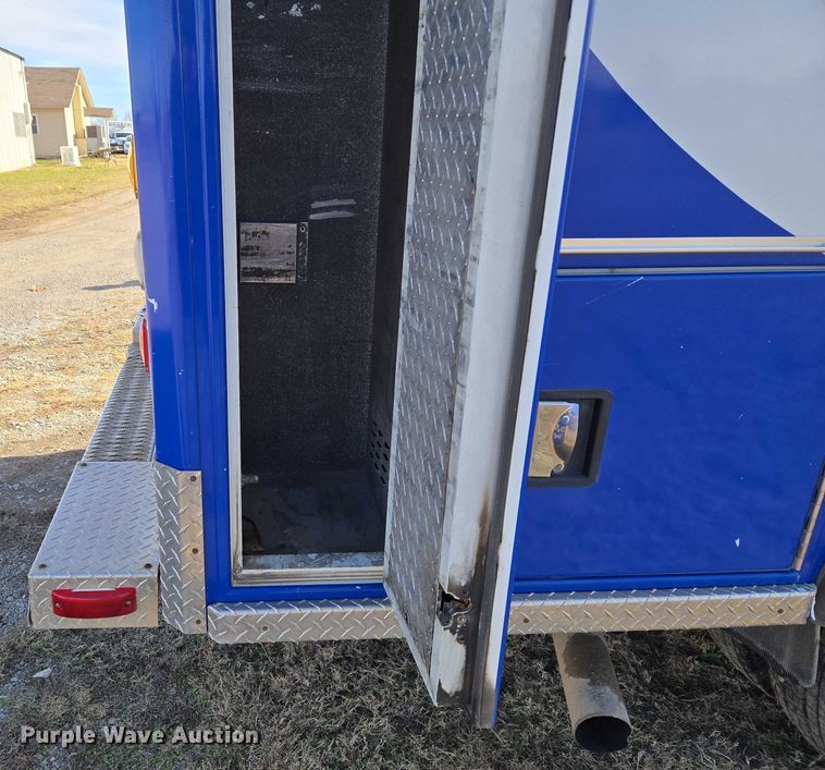 image for item ET5327 2014 RAM 4500HD ambulance