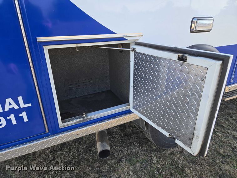 image for item ET5327 2014 RAM 4500HD ambulance