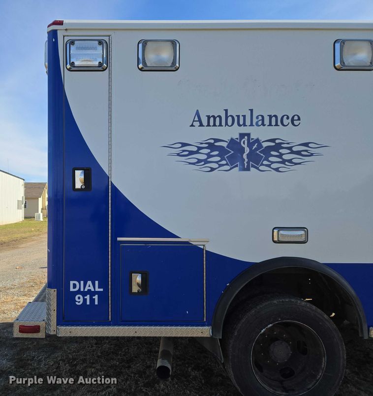 image for item ET5327 2014 RAM 4500HD ambulance