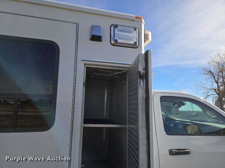 image for item ET5327 2014 RAM 4500HD ambulance