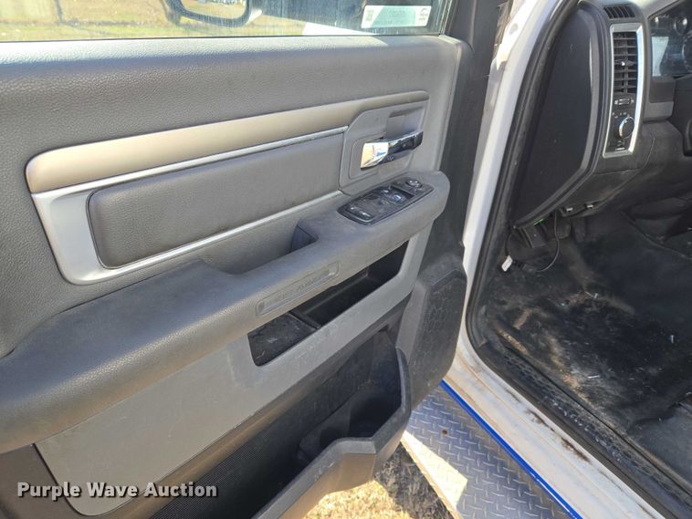 image for item ET5327 2014 RAM 4500HD ambulance