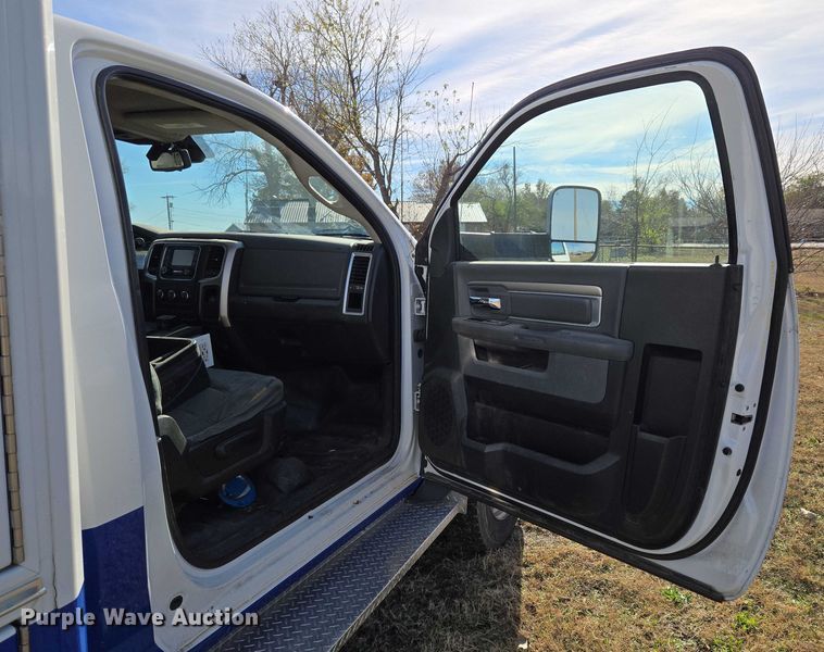 image for item ET5327 2014 RAM 4500HD ambulance