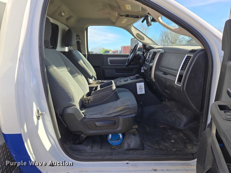 image for item ET5327 2014 RAM 4500HD ambulance