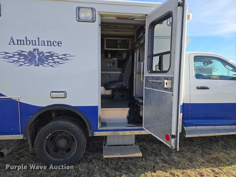 image for item ET5327 2014 RAM 4500HD ambulance