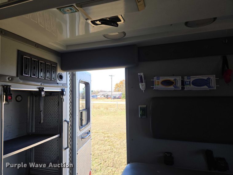 image for item ET5327 2014 RAM 4500HD ambulance