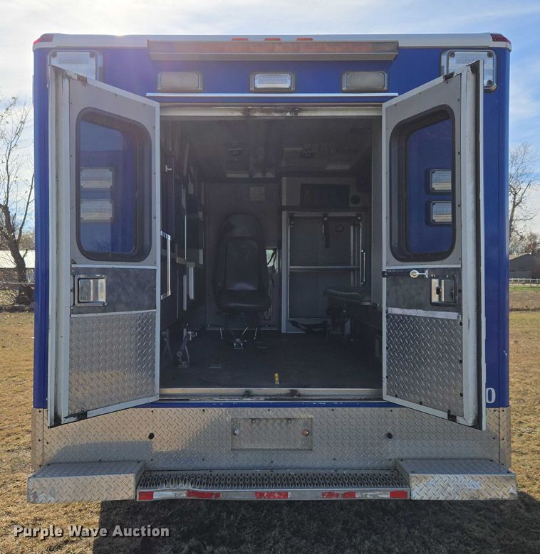 image for item ET5327 2014 RAM 4500HD ambulance