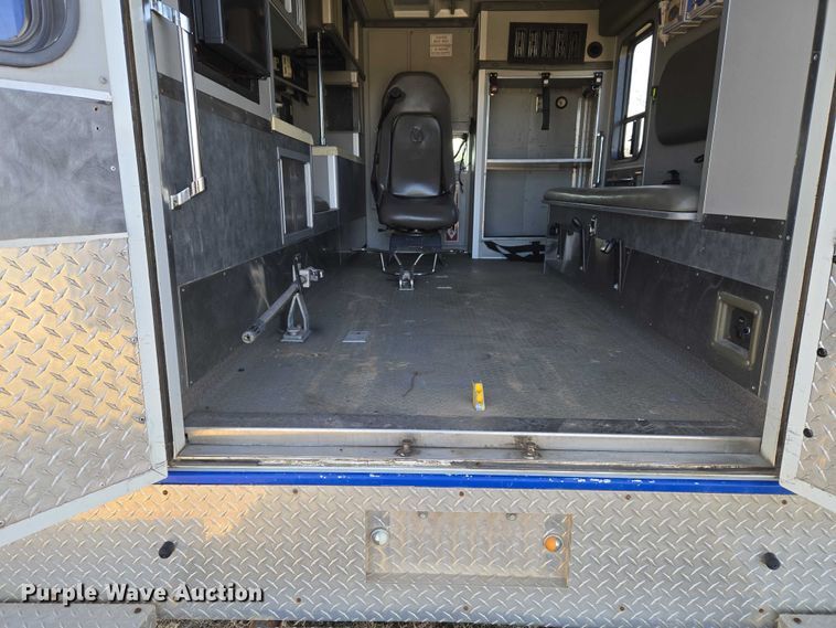 image for item ET5327 2014 RAM 4500HD ambulance