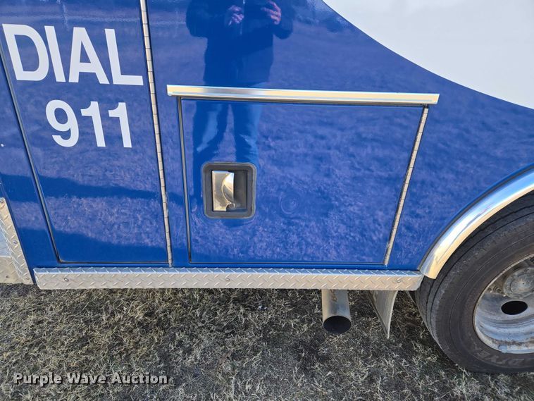 image for item ET5328 2016 RAM 4500HD ambulance