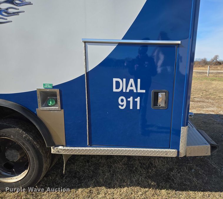image for item ET5328 2016 RAM 4500HD ambulance