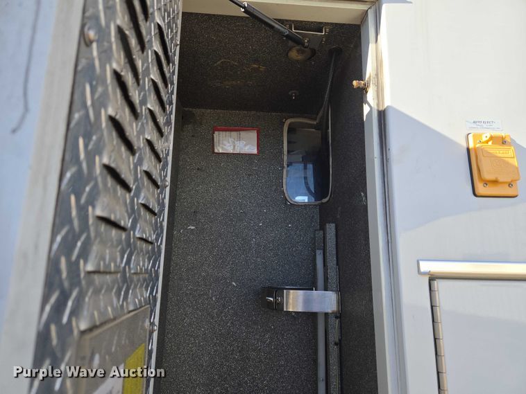 image for item ET5328 2016 RAM 4500HD ambulance