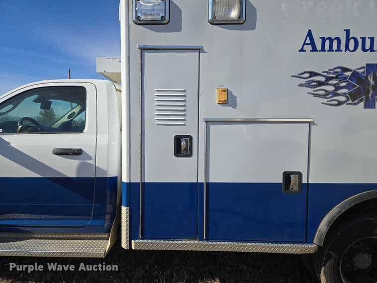 image for item ET5328 2016 RAM 4500HD ambulance