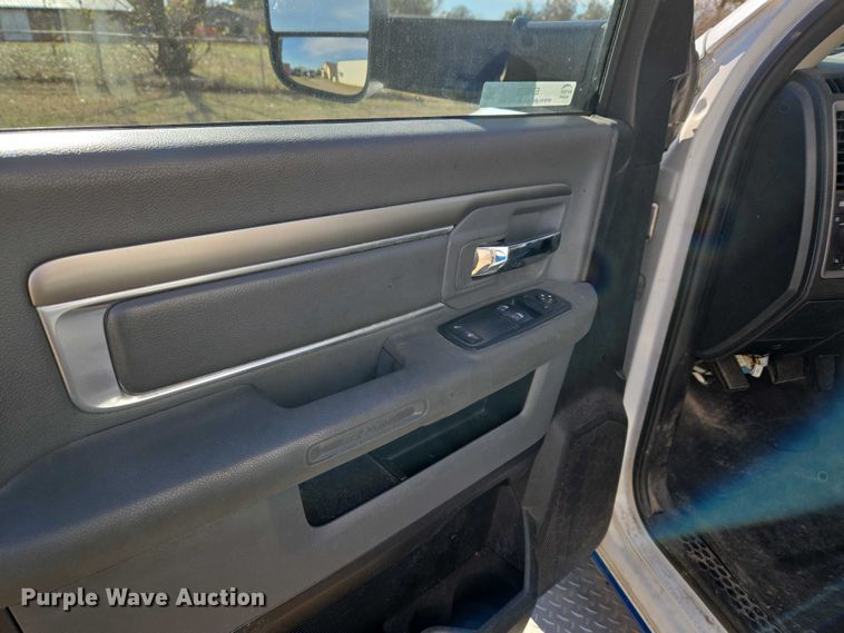 image for item ET5328 2016 RAM 4500HD ambulance