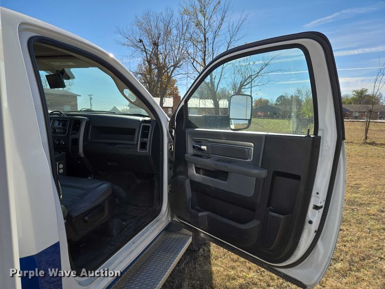 image for item ET5328 2016 RAM 4500HD ambulance