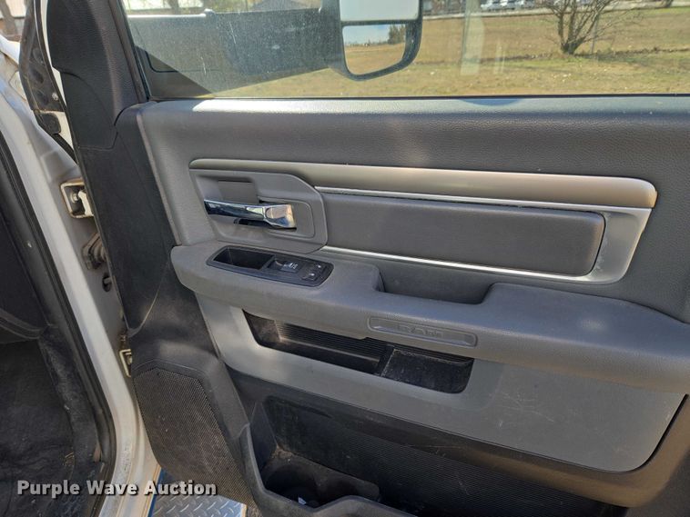 image for item ET5328 2016 RAM 4500HD ambulance