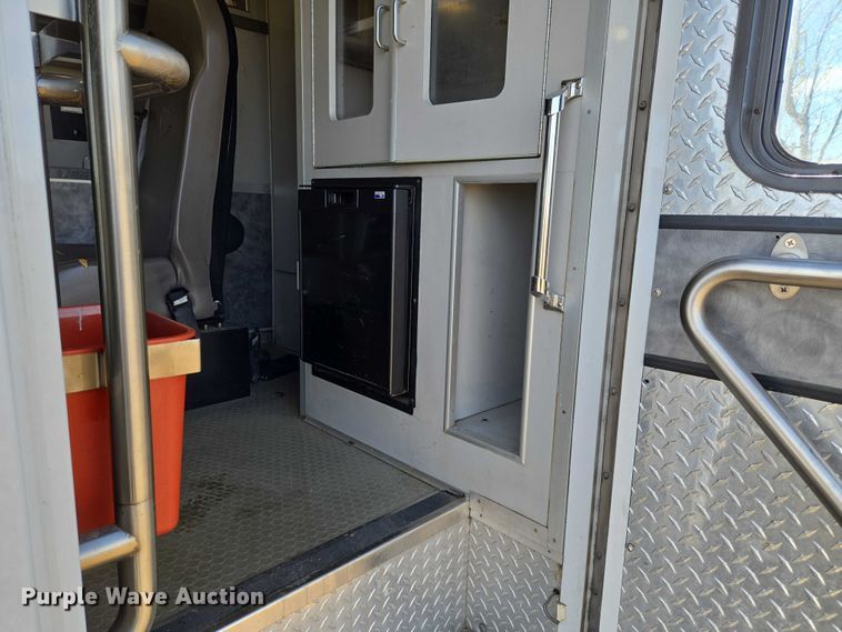 image for item ET5328 2016 RAM 4500HD ambulance