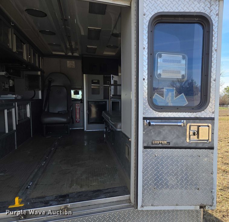 image for item ET5328 2016 RAM 4500HD ambulance