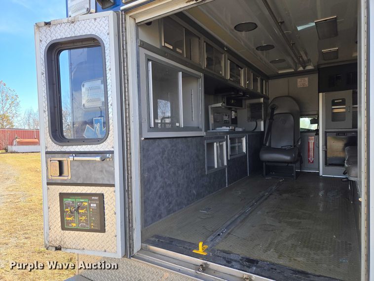 image for item ET5328 2016 RAM 4500HD ambulance