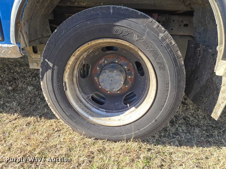 image for item ET5328 2016 RAM 4500HD ambulance