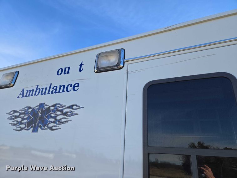 image for item ET5329 2015 RAM 4500HD ambulance