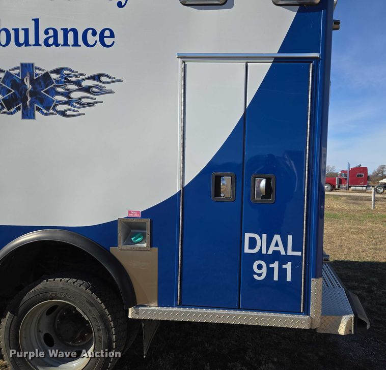 image for item ET5329 2015 RAM 4500HD ambulance